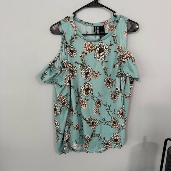 kristin nicole Tops - Kristin Nicole Floral Cold Shoulder Top Women’s Size Large Spandex Blend